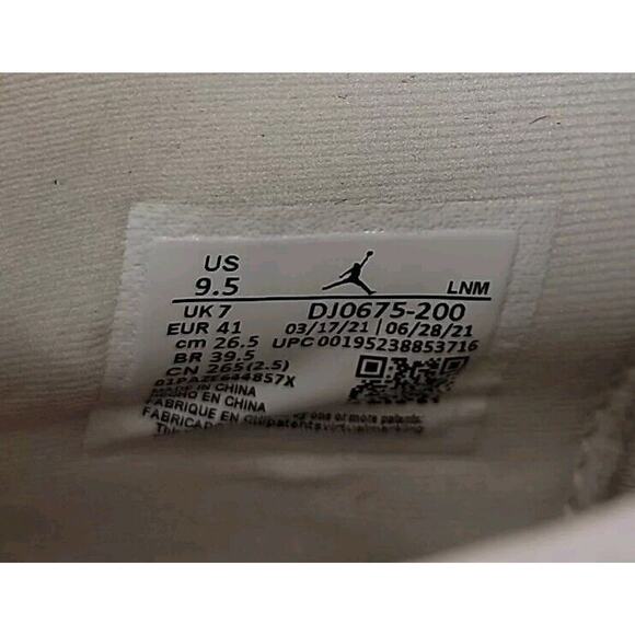 NIKE AIR JORDAN 4 Retro Shimmer Women's US Size 9.5 /‎ DJ0675-200 - Picture 9 of 15